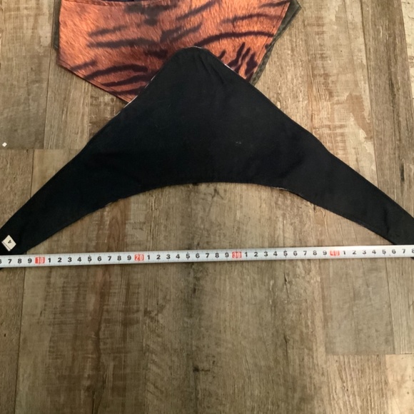 Daba Doo Adjustable Velcro Dog Scarf (“4”/Medium)NWOT - Picture 2 of 2